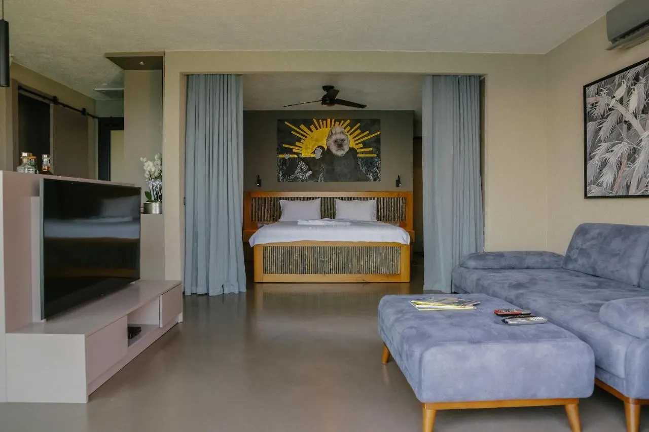 Surfer Caravan Gastro Pub Suites- Adults Only Bodrum Appartamento