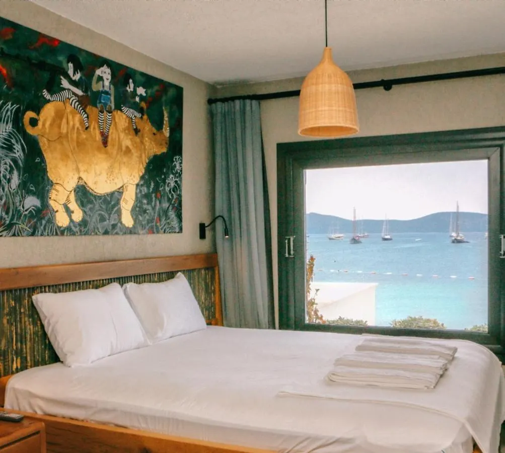 Surfer Caravan Gastro Pub Suites- Adults Only Bodrum Appartamento